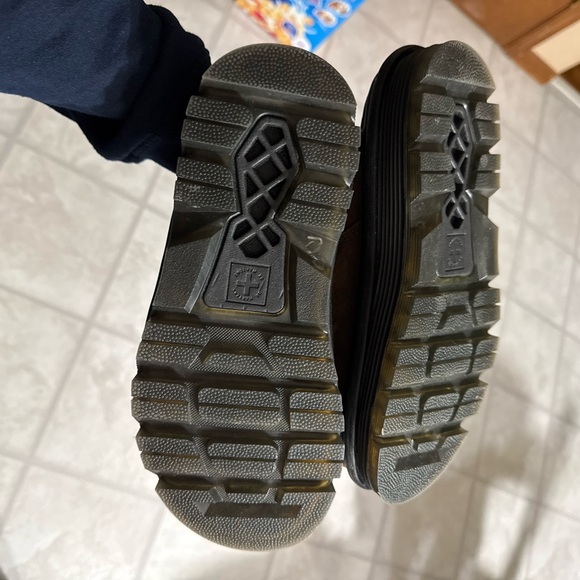 Dr Marten’s Zebzag 7(men’s)9(women’s) - Picture 2 of 15